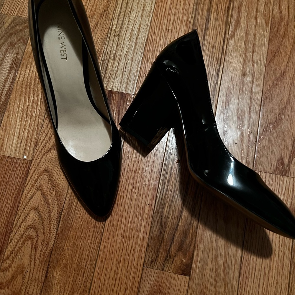 Nine West classic patent leather pump